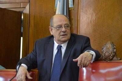 Arroyo y un gabinete que sigue sin dar se�ales de vida