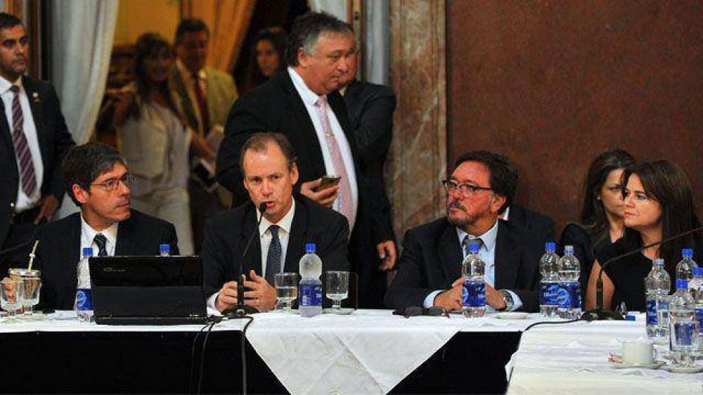 Acuerdo con holdouts: Bordet salud el voto a favor de Guastavino y Kunath	