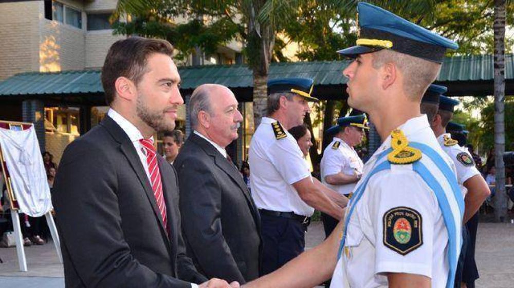 Urribarri dio incio al ciclo lectivo de la escuela de oficiales	