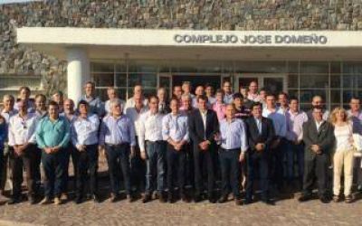 Intendentes del FpV se reunieron en Bol�var por el destino de la FAM