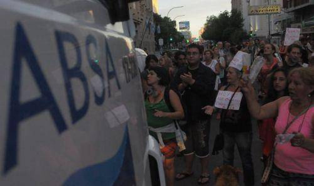 Vecinos y Municipio reclamaron a ABSA