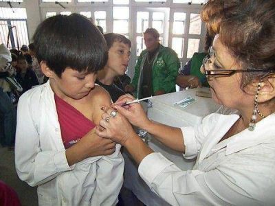 Lan�s lanz� una campa�a de vacunaci�n en las escuelas