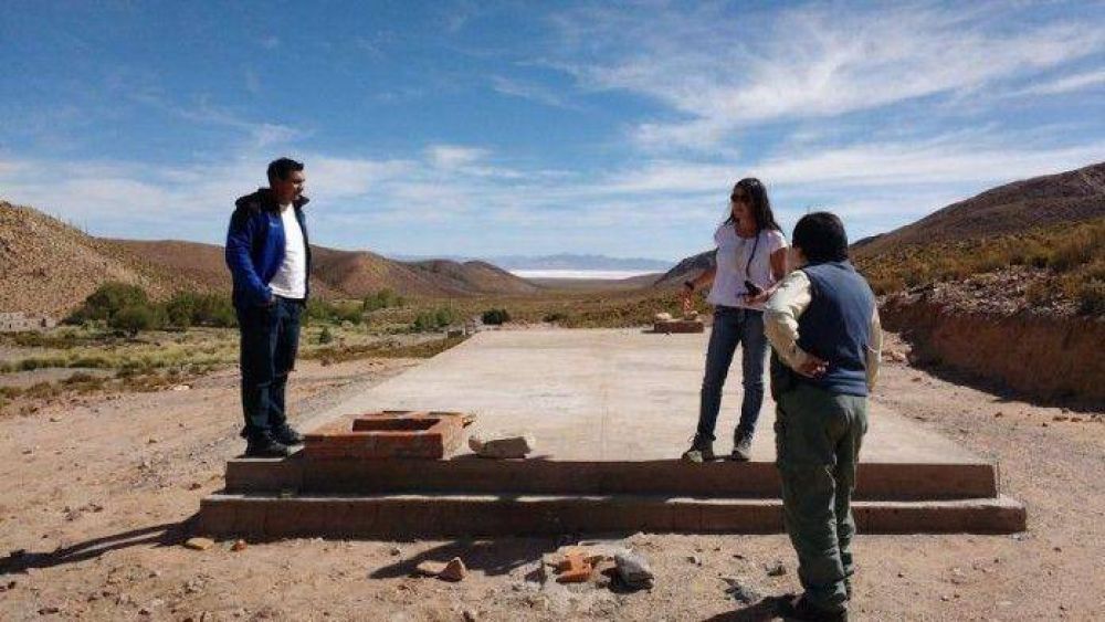 Inauguran obras de agua en Lip�n del Moreno