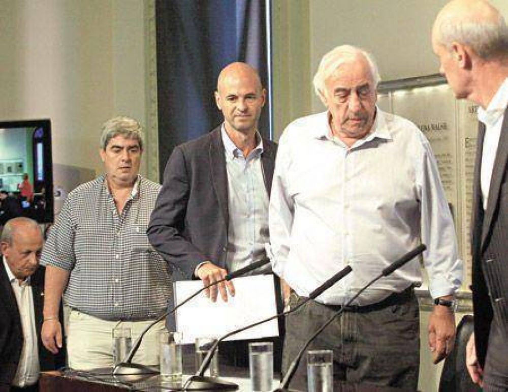 Trenes y colectivos con tarifas de Cambiemos