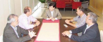 Mones Ruiz se reuni� con directivos nacionales de UPCN