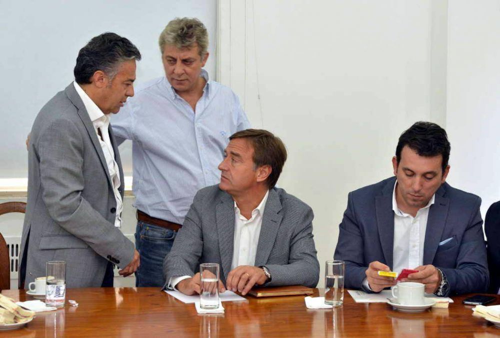 Cornejo busca apoyo en el PJ para las paritarias