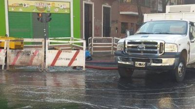 Caballito y Flores, sin agua por un problema en la reparaci�n de una ca�er�a