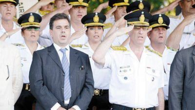 Temor a la protesta policial: anunciaron tibio aumento de haberes
