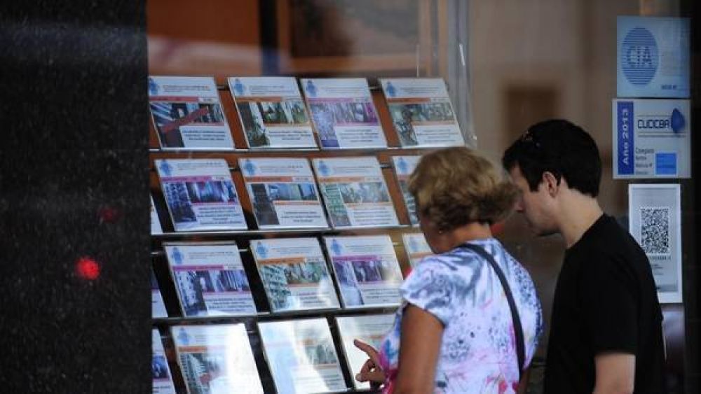 Los inquilinos van a la Justicia para que s�lo les cobren un mes de comisi�n