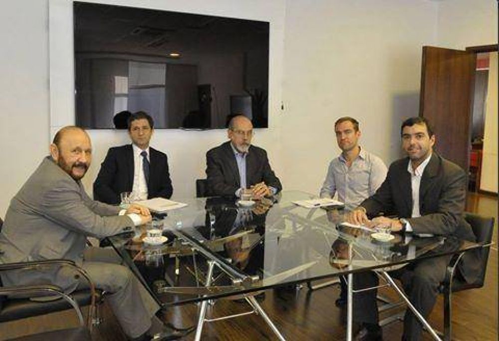 El gobernador Insfr�n se reuni� con el titular de la ANSeS