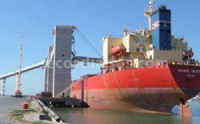 Primer embarque: ya carga trigo un buque en Sitio 0