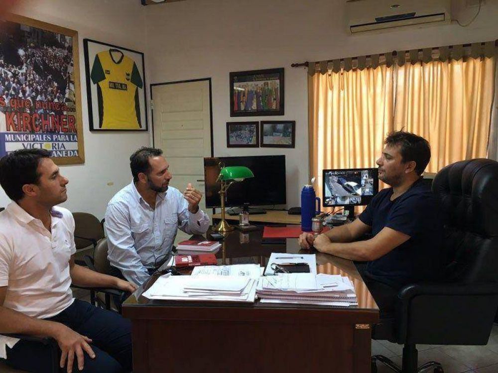 Facundo Celasco y Gonzalo Tavela se reunieron con el autor de la nueva Ley del empleado municipal