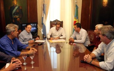 LOS TRABAJADORES MUNICIPALES YA COBRARON CON EL 22% DE AUMENTO