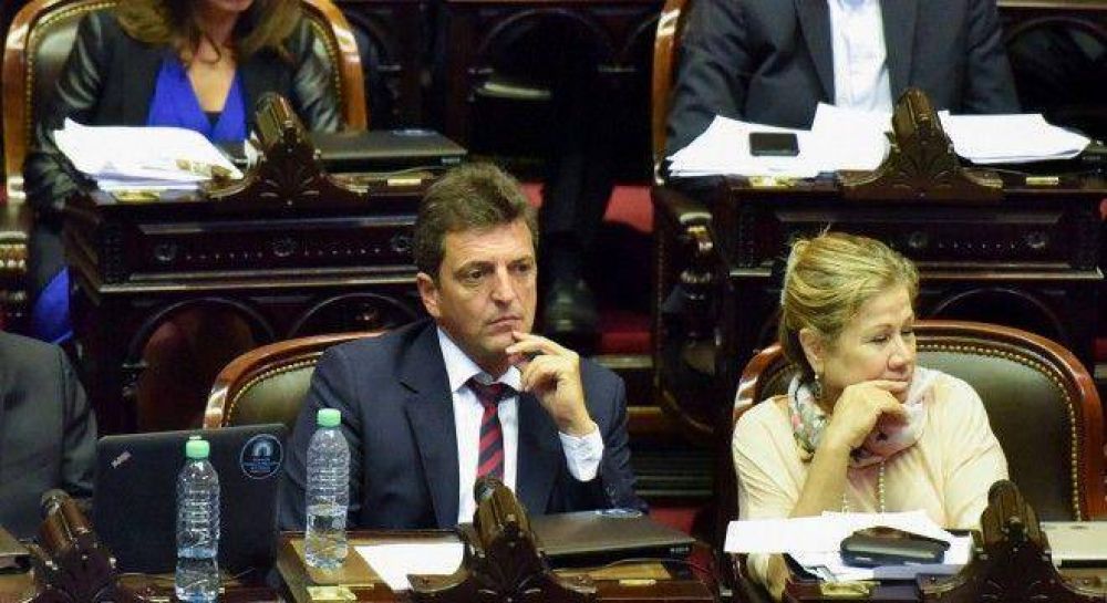 Peligran los cambios en Ganancias por la pelea de Macri con Massa y van por los diputados de Bossio