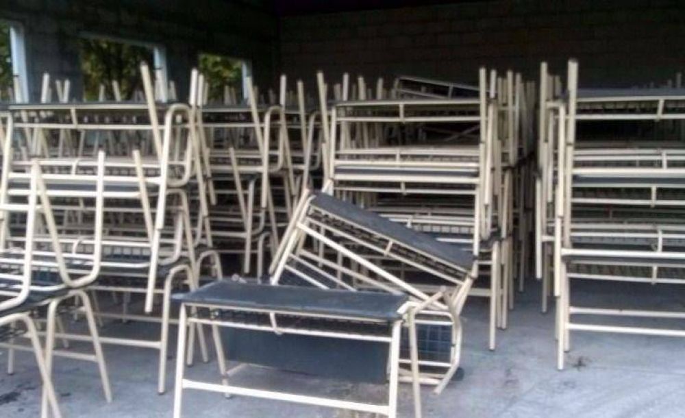 Lleg mobiliario para 20 aulas de escuelas pero hace falta cubrir otras 130