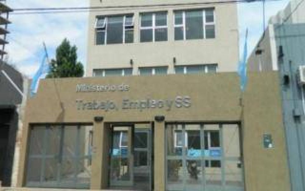 Trabajadores repudiaron los despidos en el Ministerio de Trabajo de Tandil
