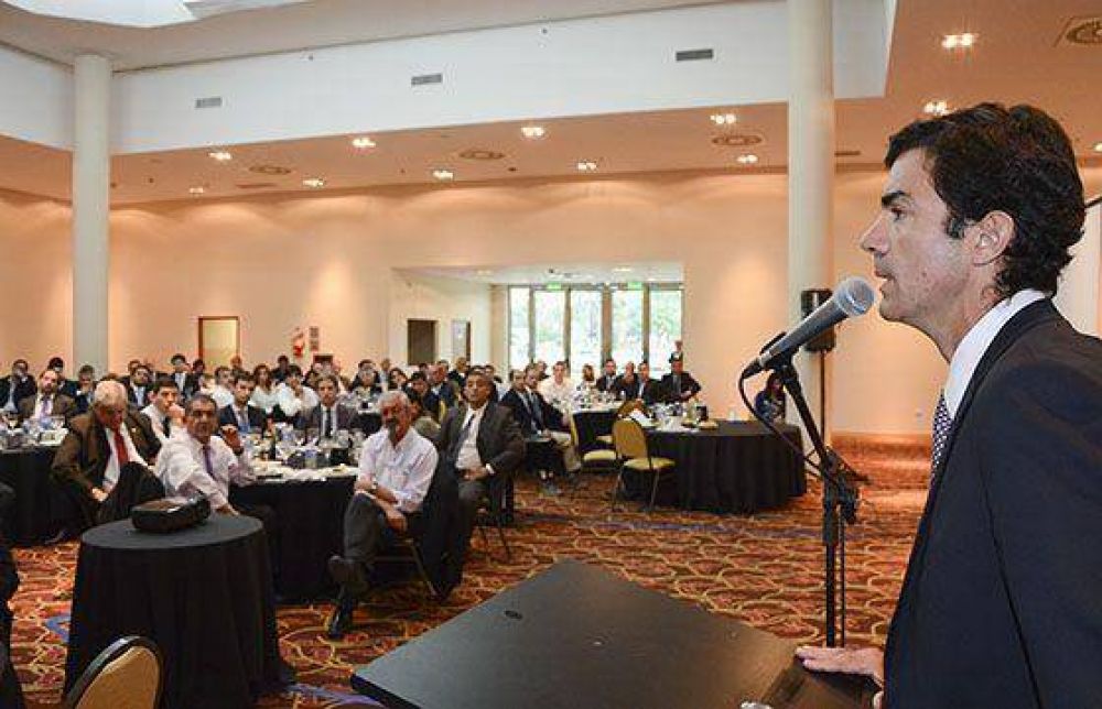�Los salte�os necesitan de servidores p�blicos con vocaci�n de servicio� dijo Urtubey