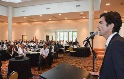 �Los salte�os necesitan de servidores p�blicos con vocaci�n de servicio� dijo Urtubey