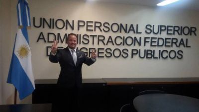 L�der del personal jer�rquico de AFIP celebr� la unificaci�n de la CGT