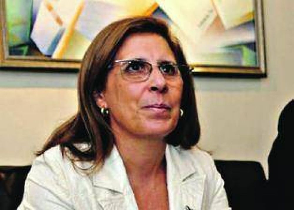 Hace seis meses que la UNT adeuda becas a los estudiantes