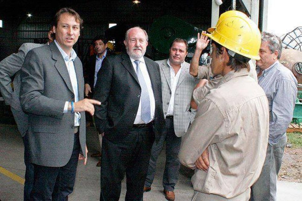 Reinauguraron la metal�rgica �El Tr�bol�