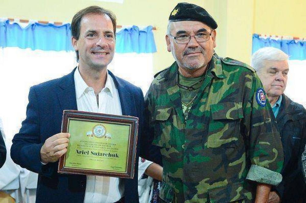 Escobar homenaje� a veteranos y ca�dos en la guerra de Malvinas