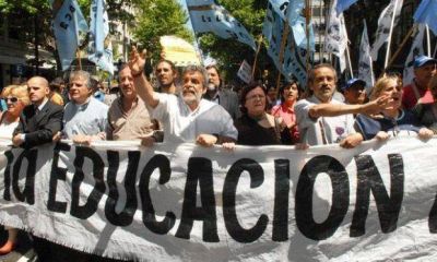 Los docentes salte�os planean adherirse al paro nacional de hoy