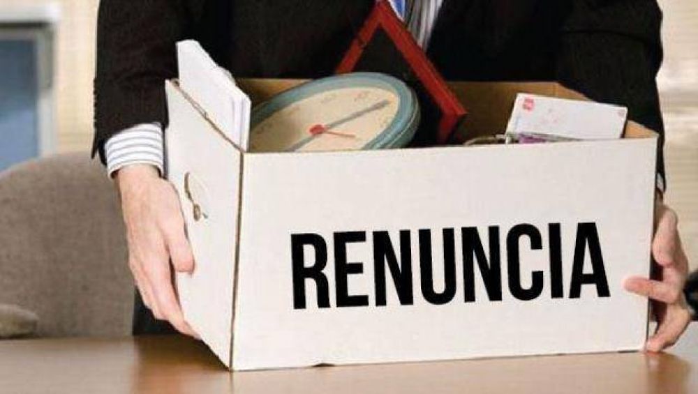 Renuncias y crisis en el gabinete de Tagliaferro