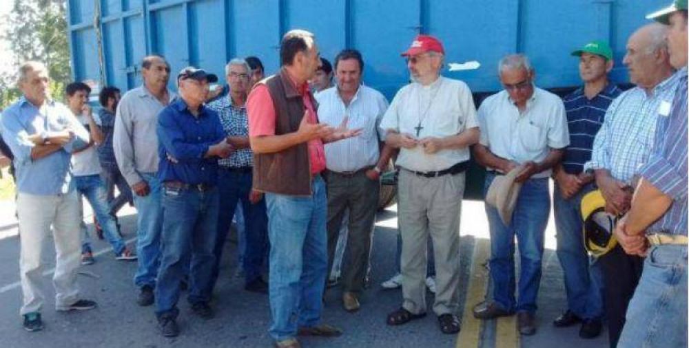 El obispo de Concepci�n cuestion� las medidas econ�micas del Gobierno Nacional