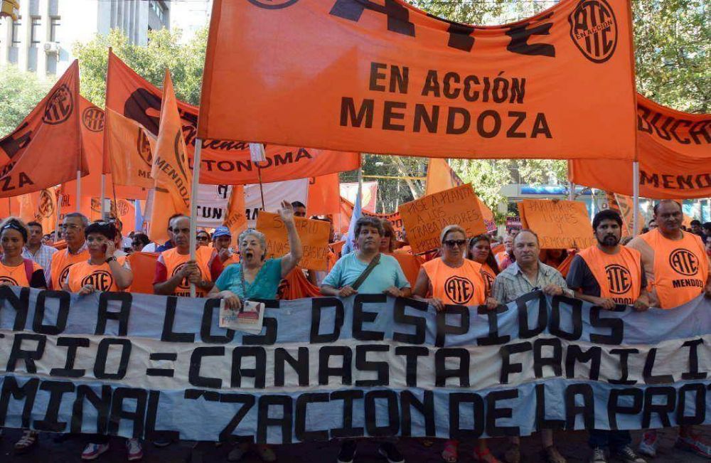 Estatales y privados van al paro