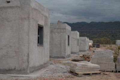 La Provincia reclama m�s de $200 millones para viviendas