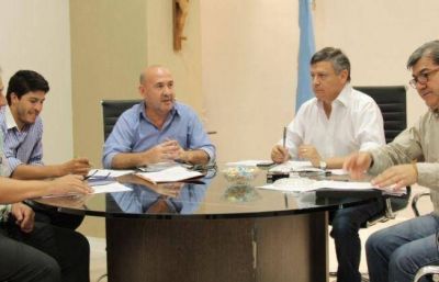 Peppo se comprometi� a brindar m�s obras en el interior