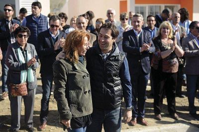 Luque: �Recibir una vivienda es una enorme emoci�n para cada familia porque los sue�os comienzan a cumplirse�