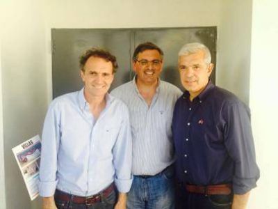 ABARCA GANA NOTORIEDAD Y SE ALEJA DE LA CAMPORA