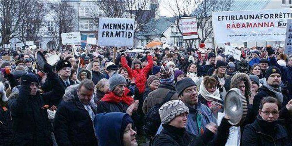 #Panam�Papers: multitudinaria protesta en Islandia contra su primer ministro