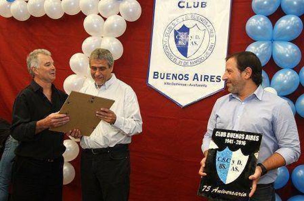 Avellaneda: Ferraresi inaugur� obras en el club Buenos Aires de Wilde