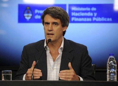 Pese los tarifazos, Prat Gay afirm� que se hizo un gran esfuerzo por los m�s pobres