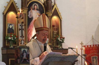 Monse�or Marino declar� santuario al templo del barrio Jard�n de Peralta Ramos