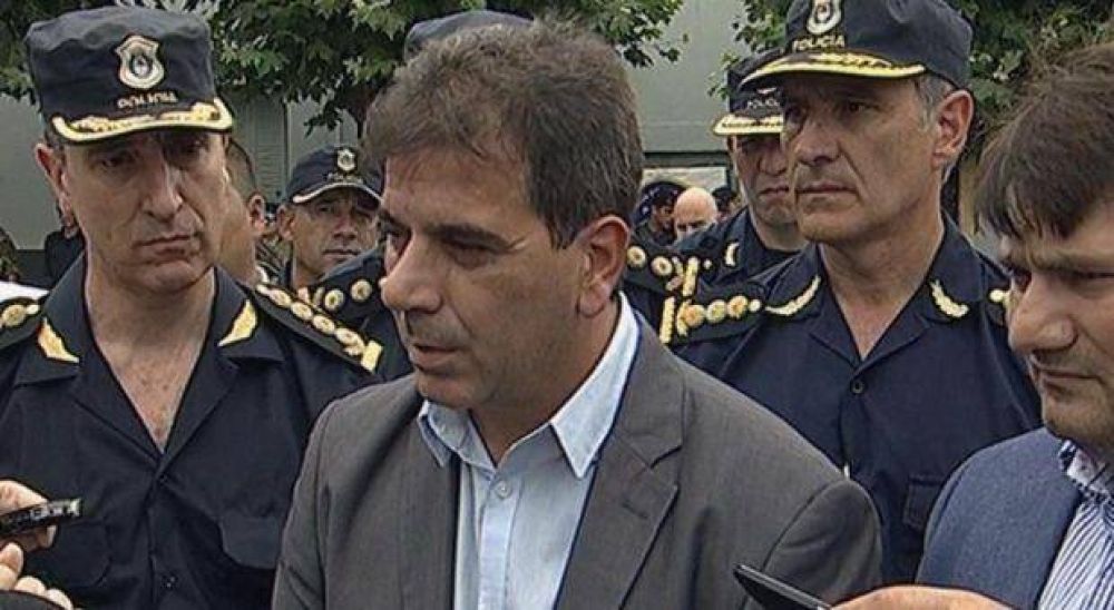 Allanan la Departamental La Plata y encuentran sobres con presuntas coimas