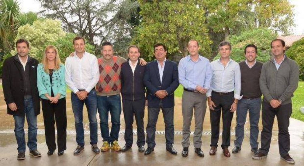 Intendentes del PJ buscan 