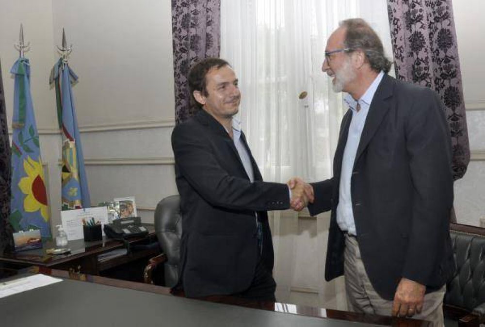 Campana y Naci�n anunciaron importantes obras sobre agua y cloacas