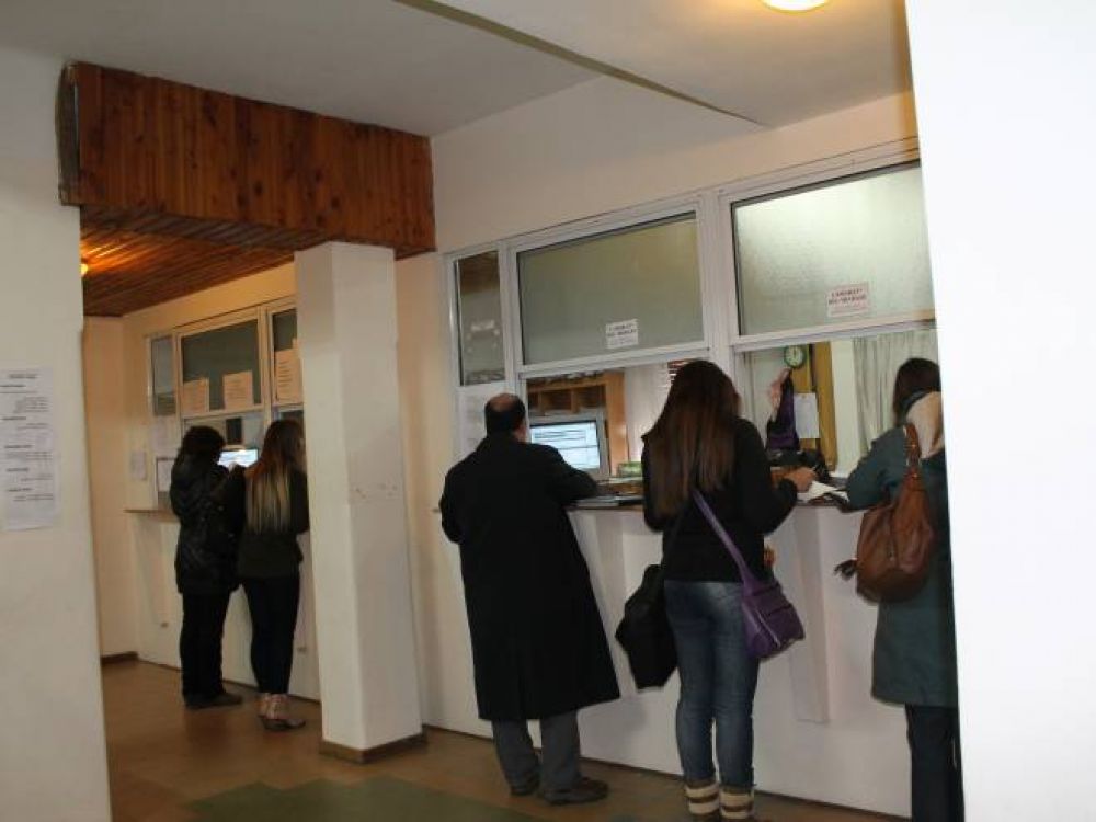 Ordenan a obra social a proveer medicamentos y autorizar estudio a afiliada