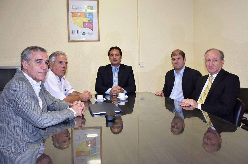Amenazan con quitar la matr�cula a los anestesi�logos