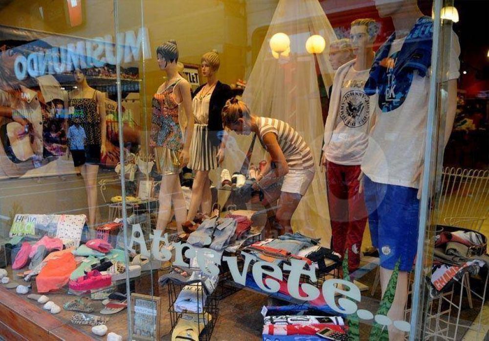 El comercio vendi� 5% menos en cantidad de unidades que en 2015