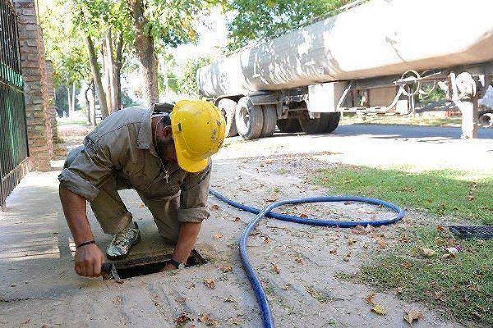 La red de agua corriente llega al barrio El Claro de Benav�dez