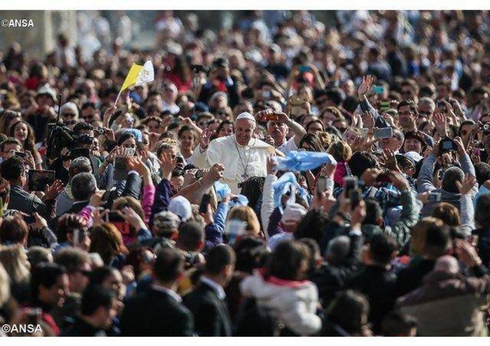 No juzguemos a los dems, tambin nosotros tenemos miserias, el Papa en su catequesis