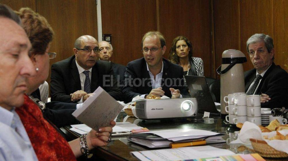 Saglione encabez� la primera reuni�n con representantes de la econom�a provincial