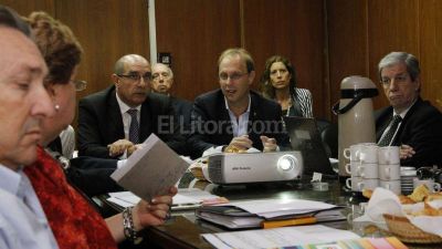 Saglione encabez� la primera reuni�n con representantes de la econom�a provincial