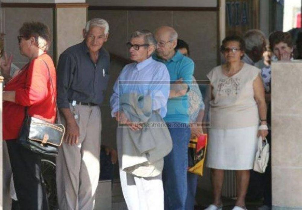 Reclaman aumento para los jubilados provinciales