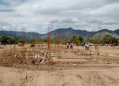 Empezaron a construir 34 casas para los inundados de Luj�n